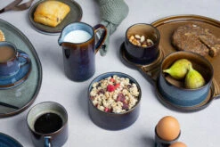 Cosy & Trendy Schenkkan Quintana Blue - 1.4 Liter -Kookwaren Verkoop 26 quintana 26