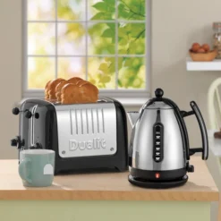 Dualit Broodrooster Lite - 4 Sleuven - Black - D46225 -Kookwaren Verkoop 85957 lite jug kettle4 toaster 4 slot black lifestyle web