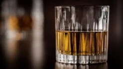 Cookinglife Whiskey Set (karaf & Whiskeyglazen) Moville - 5 Delige Set 10 Cookinglife Whiskey Set (karaf & Whiskeyglazen) Moville - 5 Delige Set -Kookwaren Verkoop 8720364452506 1 3