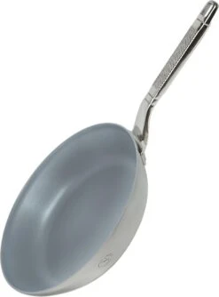 Saveur Selects Pannenset Voyage Series (Hapjespan ø 25 Cm + Koekenpan ø 30 Cm) - TriPly RVS - Inductie En Alle Andere Warmtebronnen 16 Saveur Selects Pannenset Voyage Series (Hapjespan ø 25 Cm + Koekenpan ø 30 Cm) - TriPly RVS - Inductie En Alle Andere Warmtebronnen -Kookwaren Verkoop 888x1200