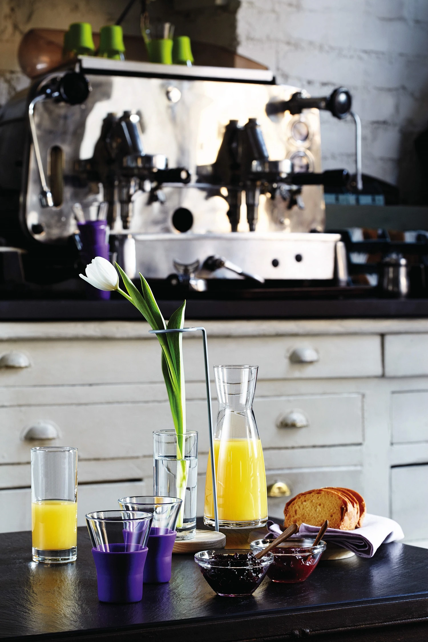 Bormioli Rocco Karaf Ypsilon - Transparant - 1 Liter 4 Bormioli Rocco Karaf Ypsilon - Transparant - 1 Liter - Afbeelding 2