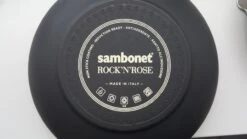 Sambonet Wokpan Rock 'n' Rose - Zwart - ø 28 Cm - Standaard Anti-aanbaklaag -Kookwaren Verkoop sambonet rock n rose achterkant 1 2